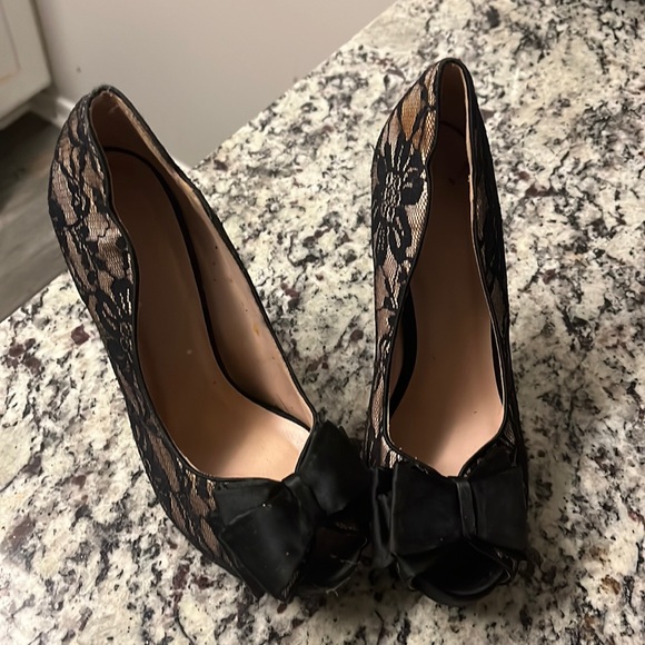 Peep-toe lace heels - Picture 2 of 3